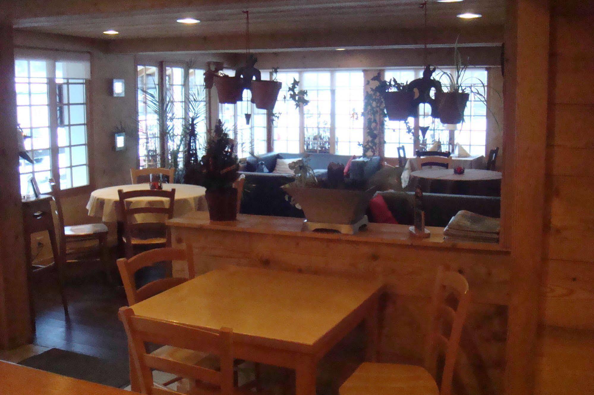 Hotel Restaurant Les Lilas Les Diablerets Exterior foto